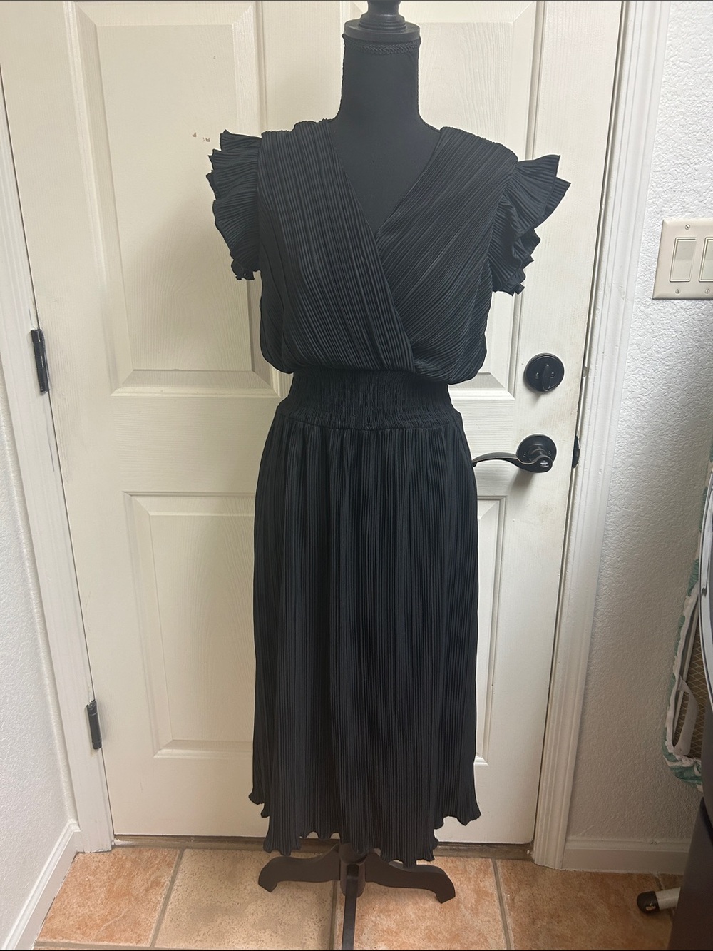Studio One New York Petite Medium accordion pleated dress in black